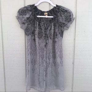 Mudd Sheer Top Short sleeves . Size S